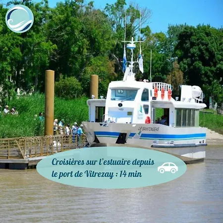 Holiday home Maison Chelona Peinte Par Chelona'loc Saint-Ciers-du-Taillon